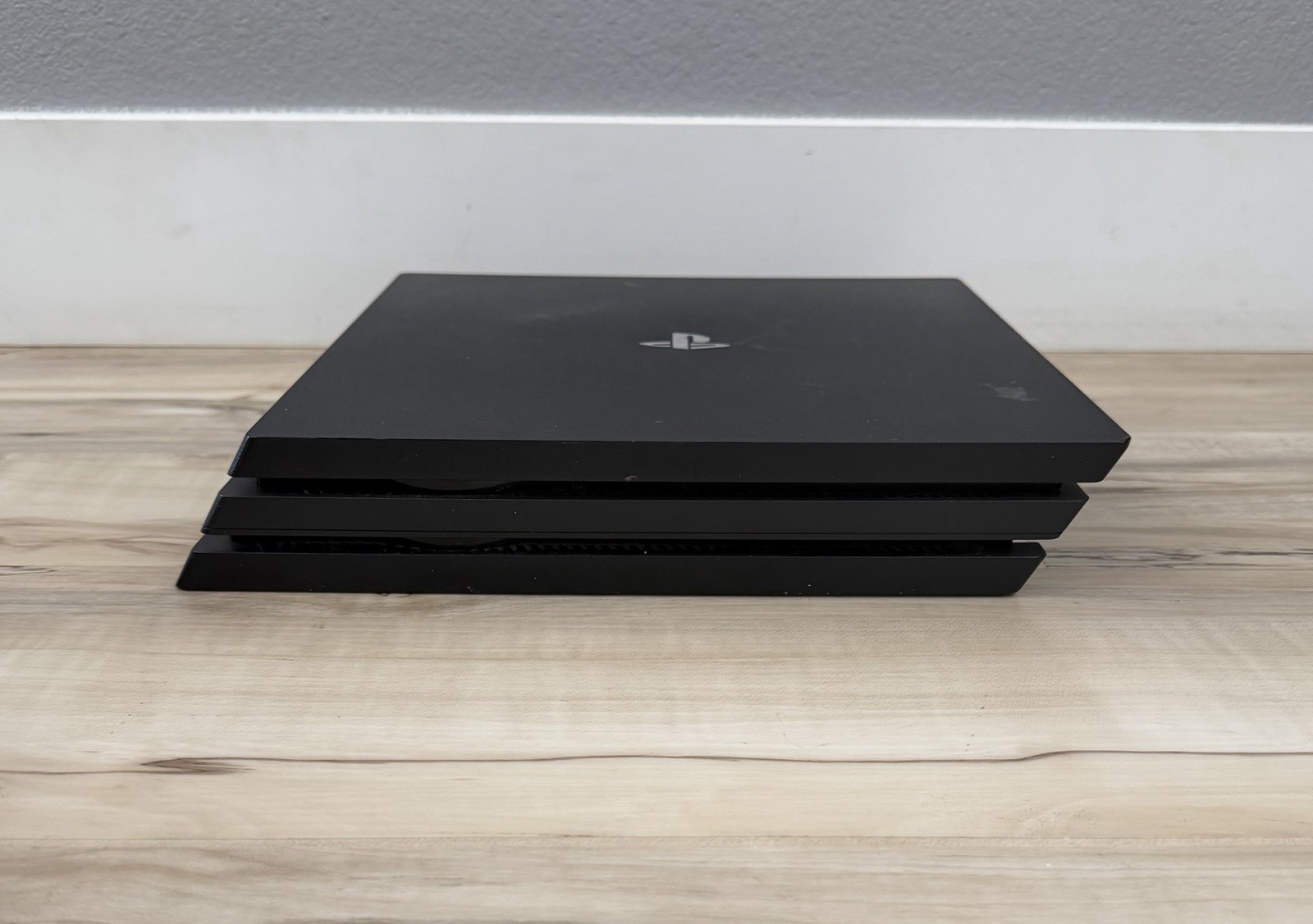 Sony PlayStation 4 Pro 1TB Console Bundle Controller + 6 Games – Tested