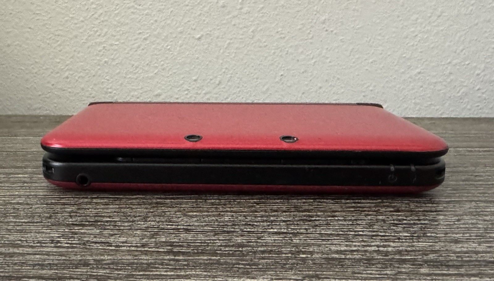 Nintendo 3DS XL Handheld System Red/Black SPR-001 w/ Charger & Stylus TESTED