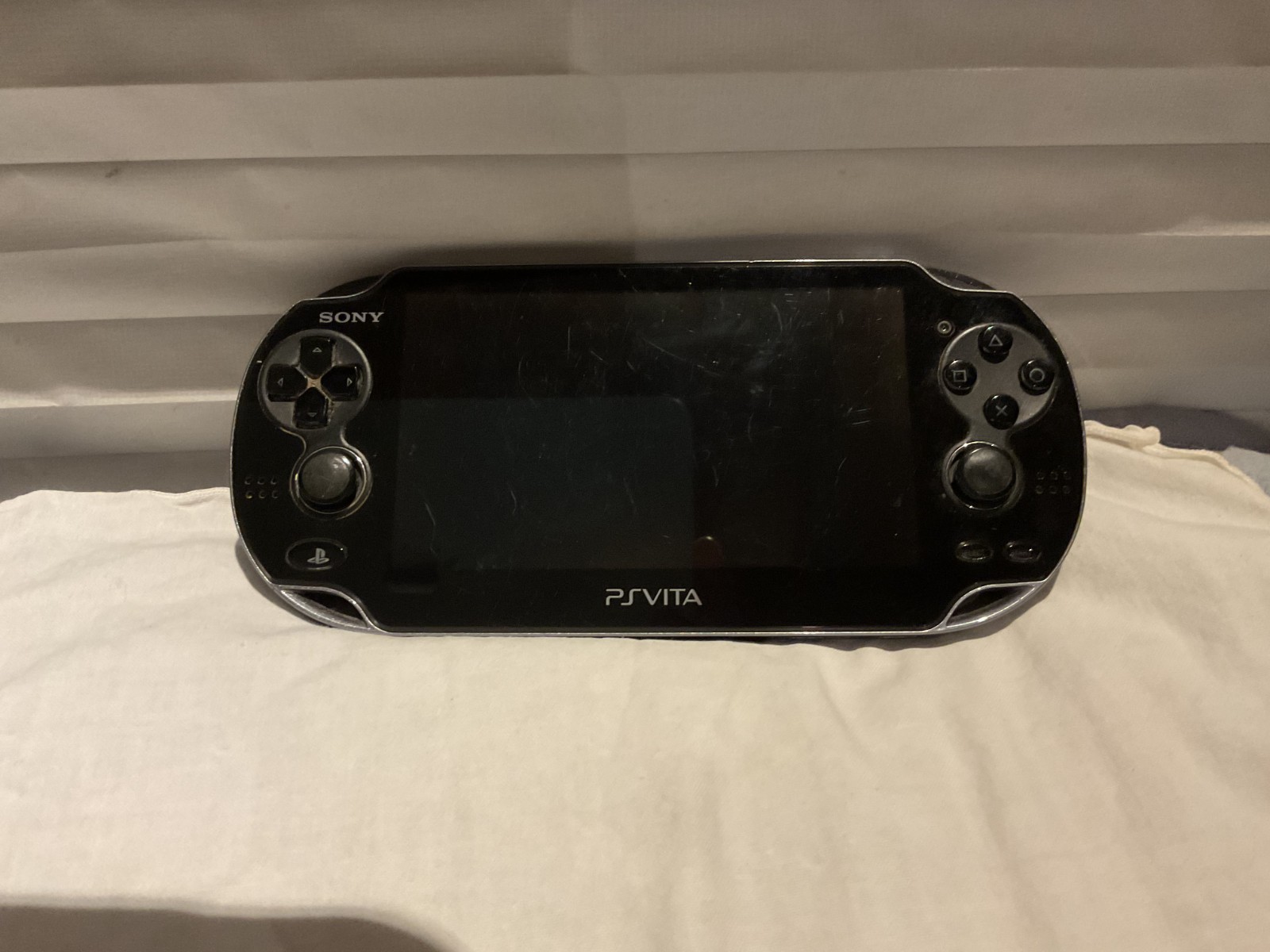 Sony PlayStation PS Vita PCH-1001 Black Handheld Console w/ Power Supply -Tested