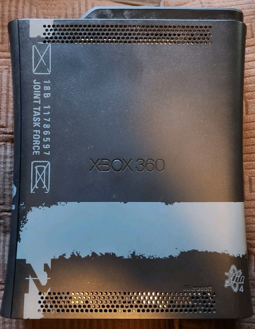 Microsoft Xbox 360 Elite Call Of Duty: Modern Warfare 2 Limited Edition CIB