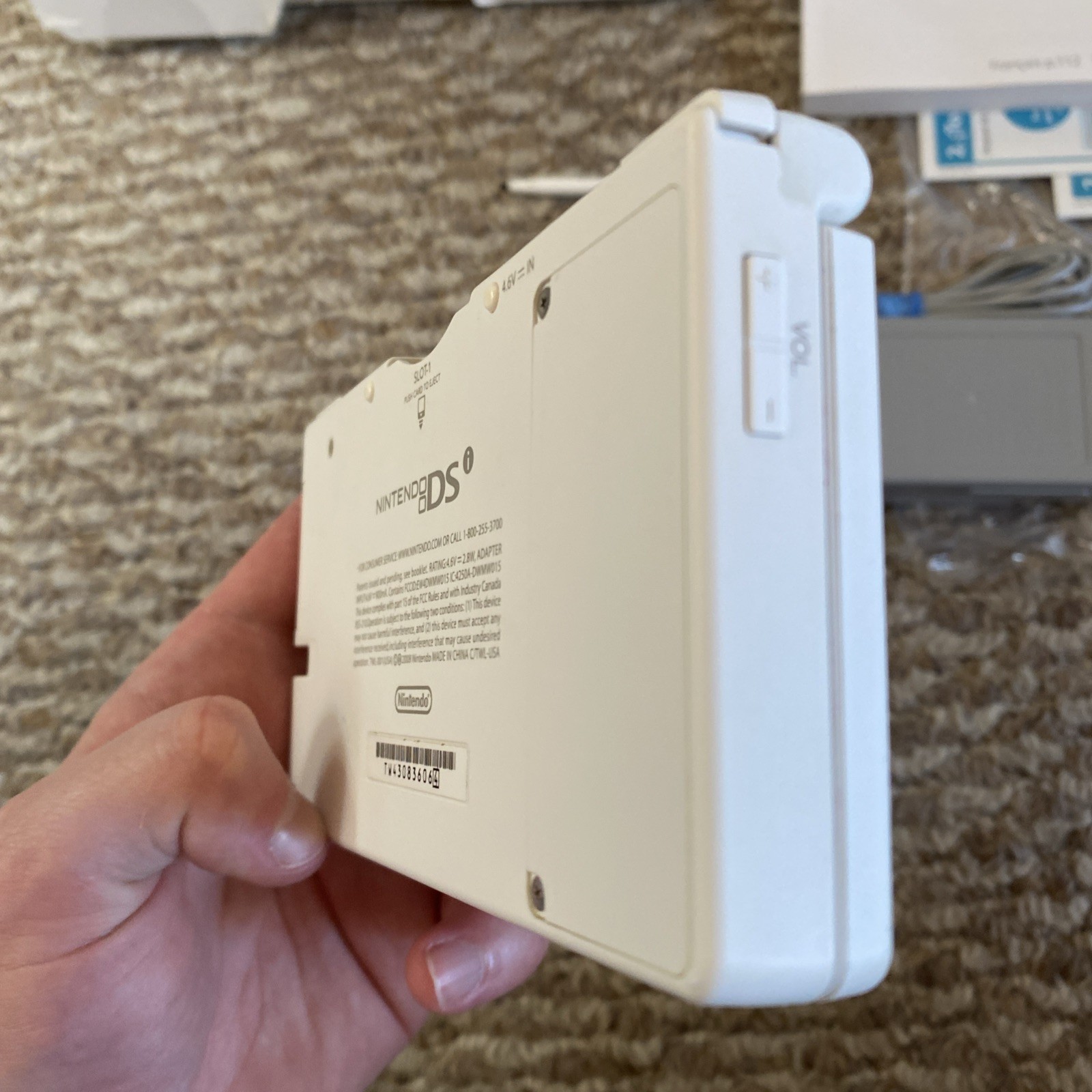 Nintendo DSi White Console in Original Box USA Version Charger Stylus Manual