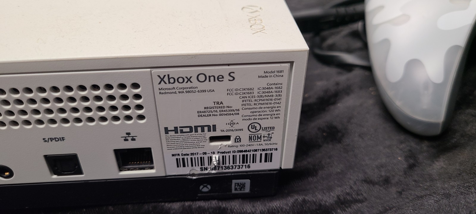 Microsoft Xbox One S Console Model 1681 Bundle with Kinect Sensor 1595 & Game