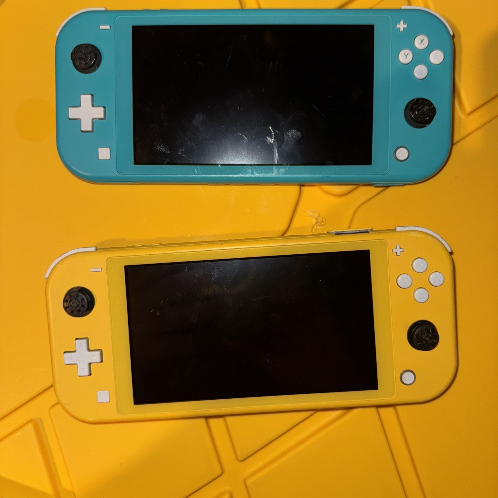 Nintendo Switch Lite Blue Screen Console – Yellow And Turquoise FOR PARTS System