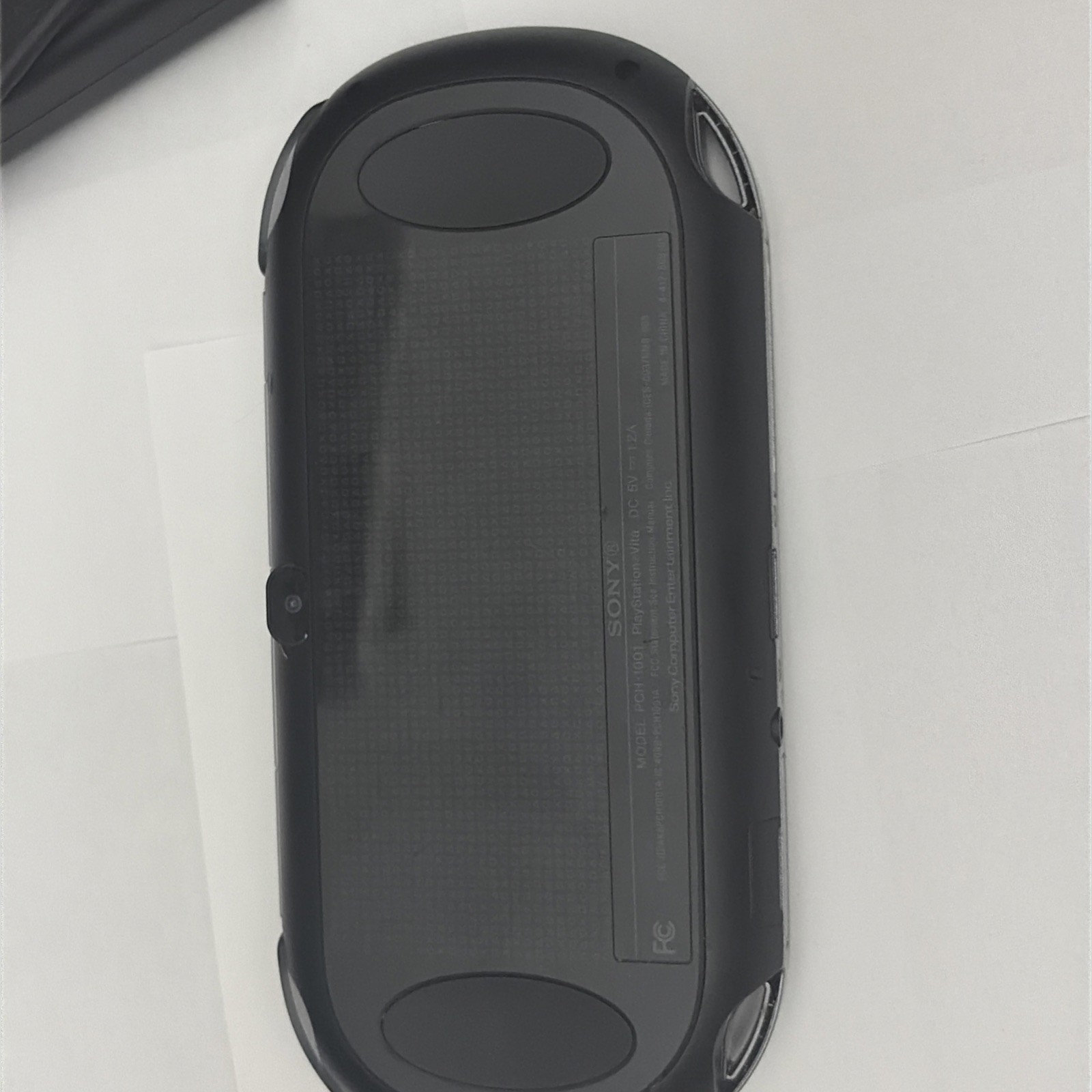 SONY PS VITA HANDHELD – PCH-1001