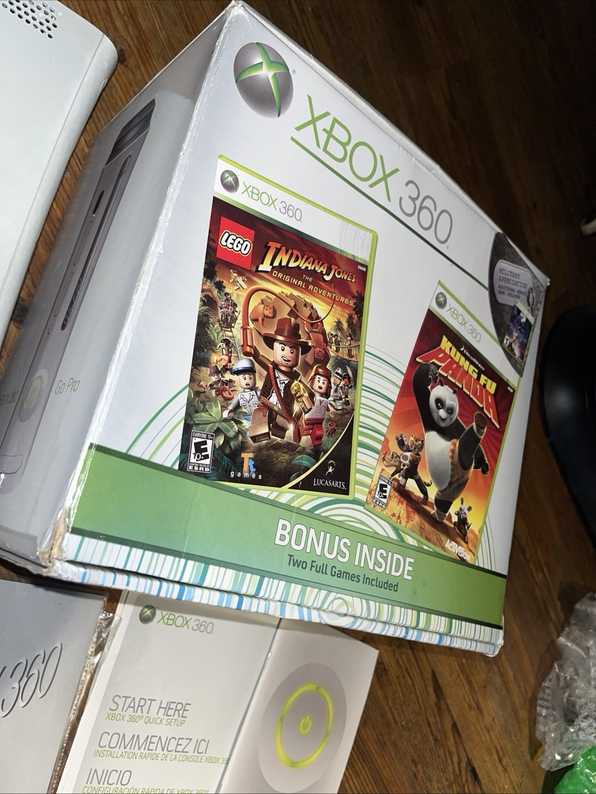 Xbox 360 White 60gb White Console bundle w/ games & Cords