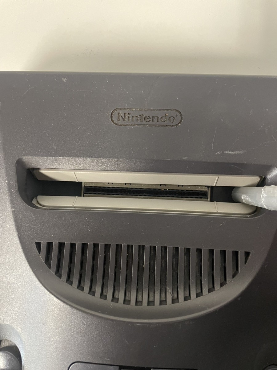 NINTENDO 64 SYSTEM WITH 4 CONTROLLERS (P18027811)