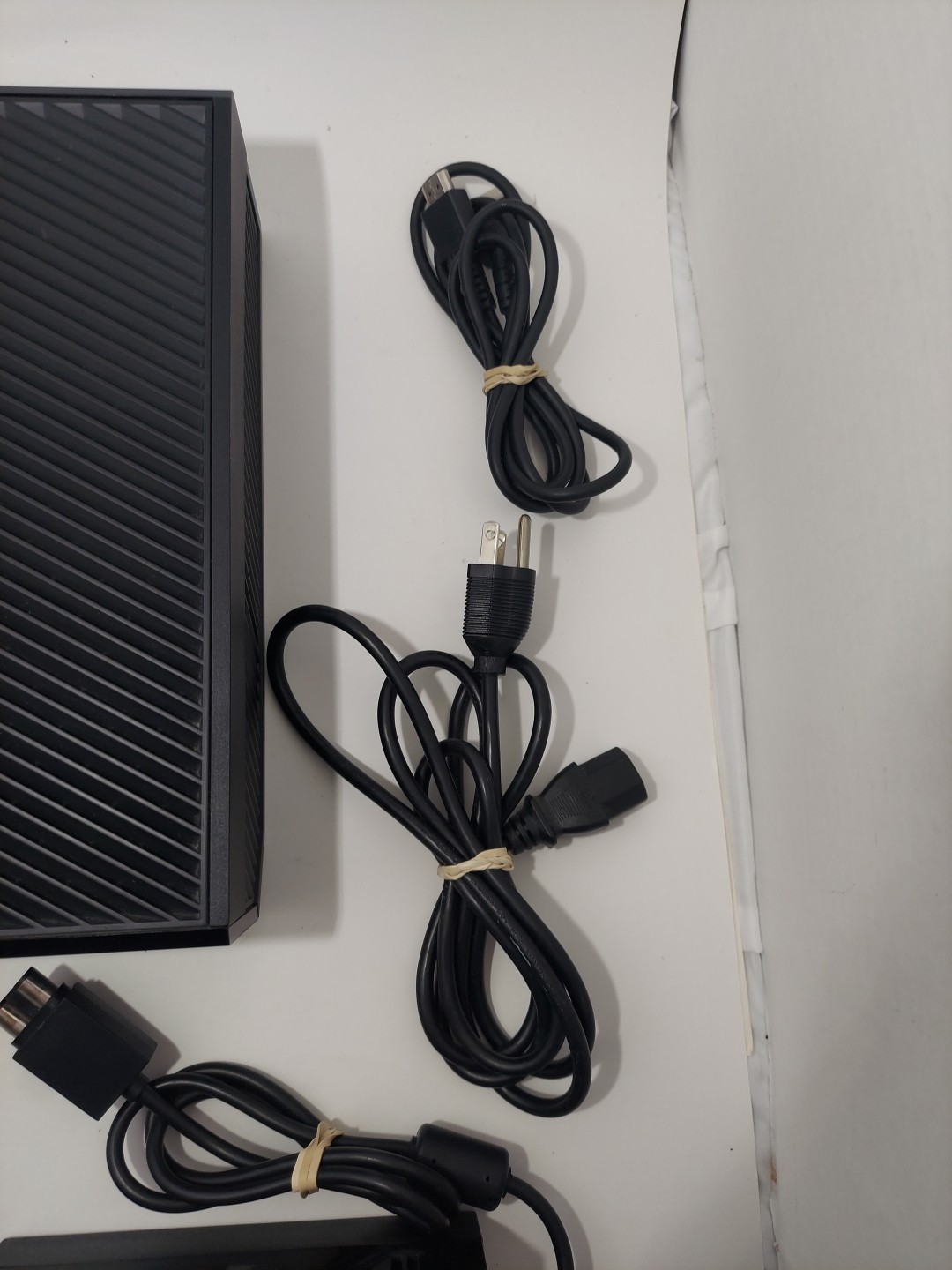 Xbox One 500GB Console Bundle – Controller – Power & HDMI Cord – Tested