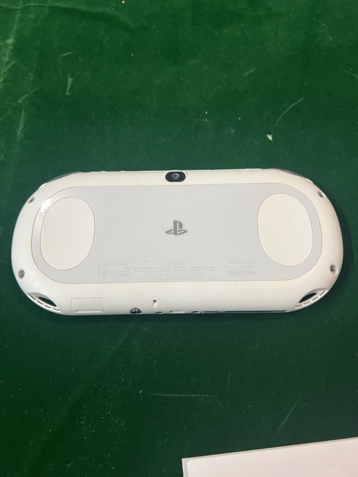 Sony PS Vita PCH-2000 Slim White + Charger GREAT CONDITION Used