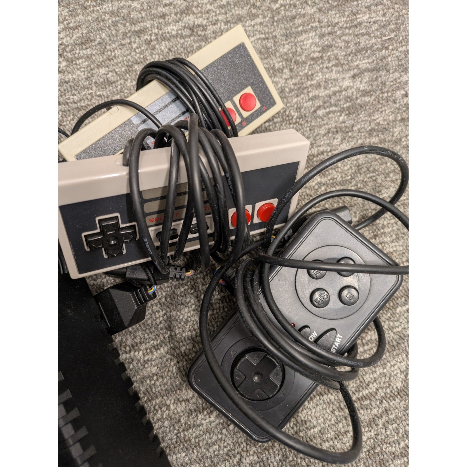 Hyperkin NES Retro Console System Game Controllers w Super Mario UNTESTED