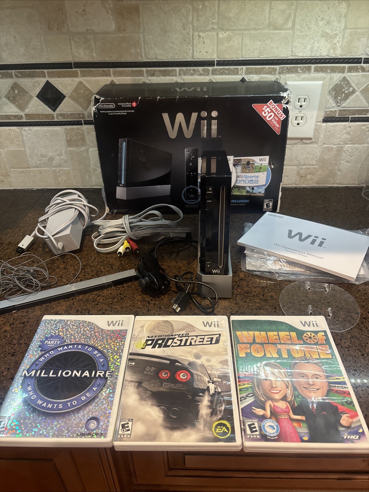 Nintendo Wii Console RVL-001 Black No cordless remote included