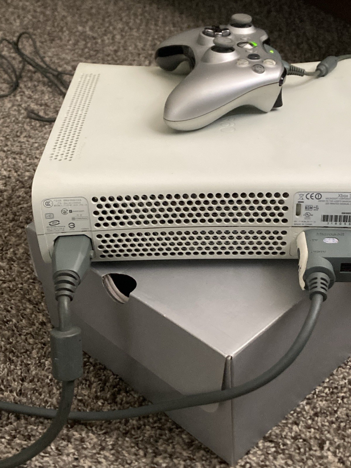 Microsoft Xbox 360 Core System Launch Edition White Console (B4K-00001)