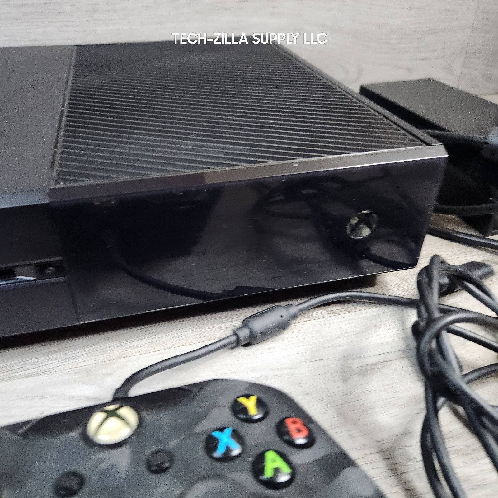 Microsoft Xbox One 1TB Console Black + Controller Tested