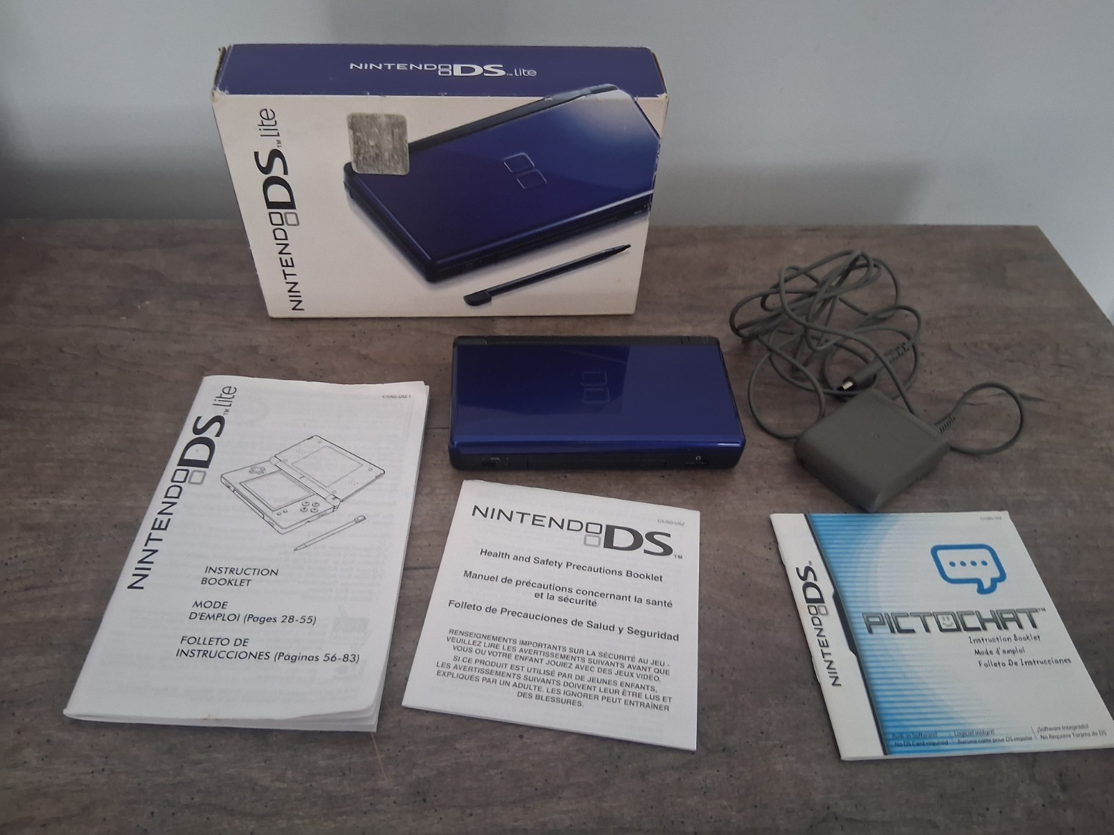 NINTENDO DS LITE SYSTEM COBALT BLUE BLACK CONSOLE ORIGINAL BOX USG-001