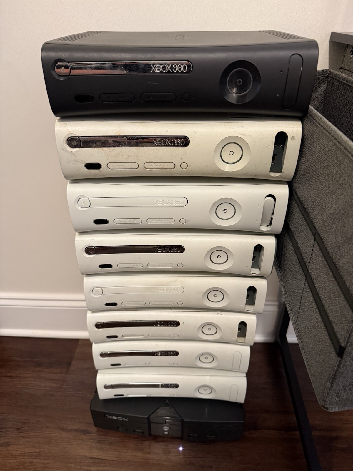 Xbox 360 Video Game System Console Only *for Part Repair Broken