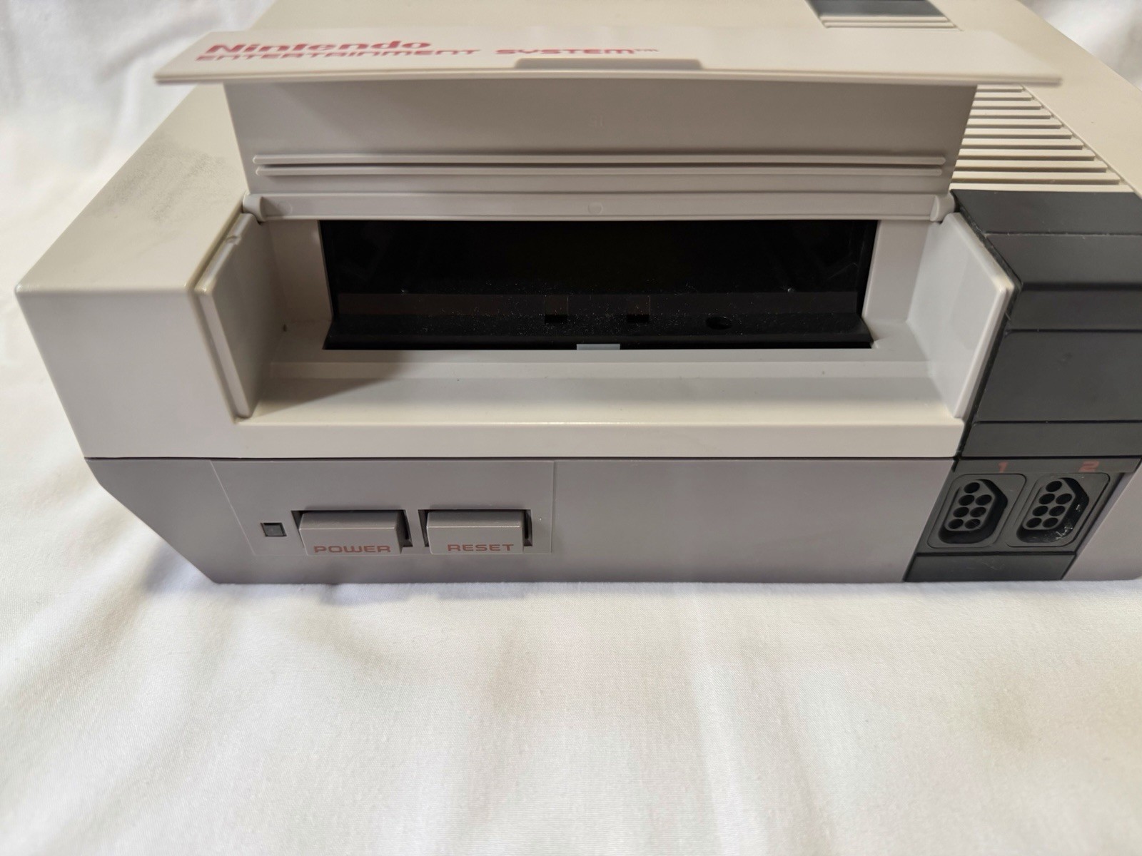 Nintendo NES Console Bundle Mario Duck Hunt Zapper Controllers Cables Manuals