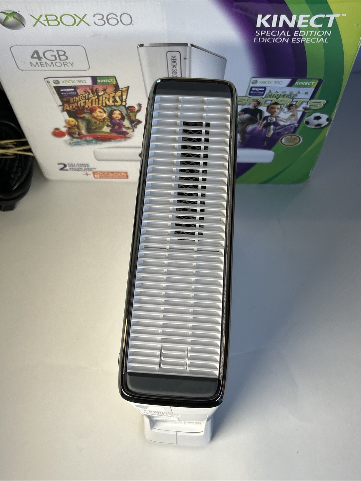 Microsoft Xbox 360 Special Edition Kinect Sports 4GB White Console 1439 W Box