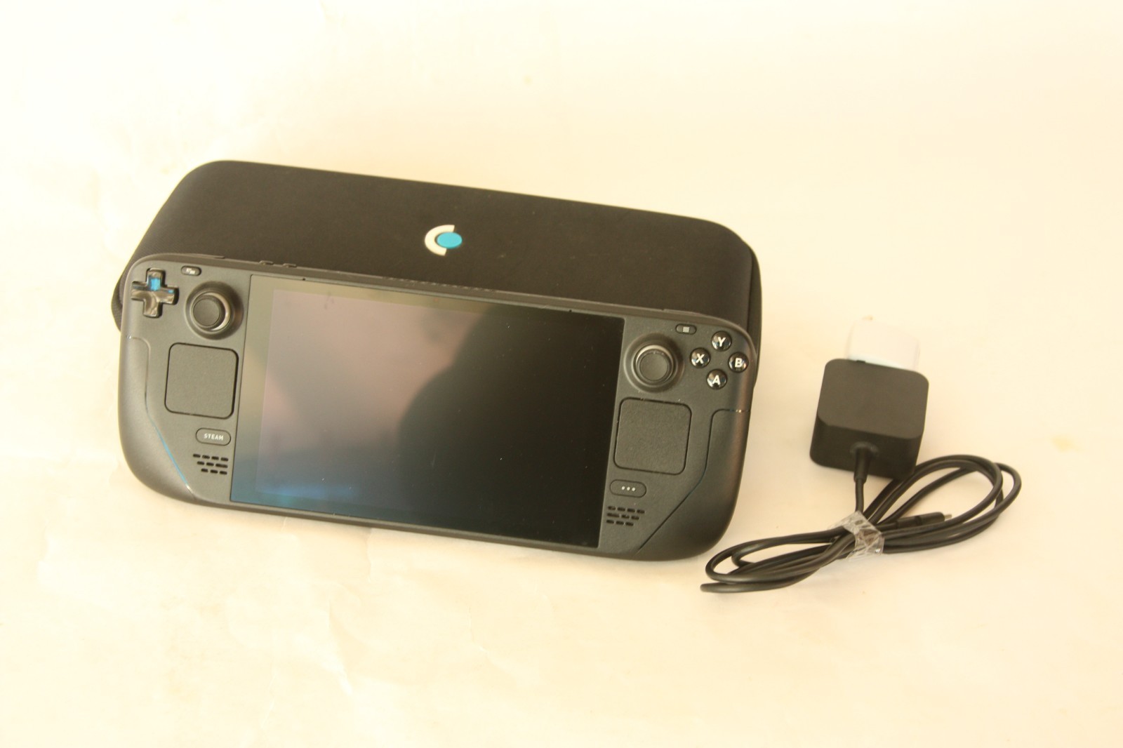 Valve Steam Deck – 512GB – Black – Handheld Console – With Case and Charger
