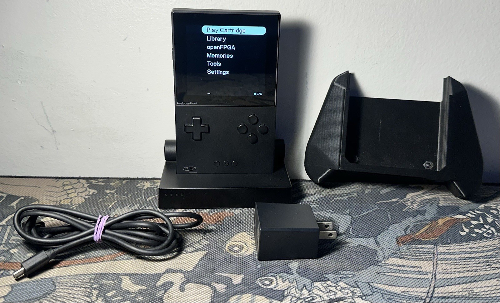 Analogue Pocket Black Handheld System w/ Dock + 32GB Micro SD + Charger