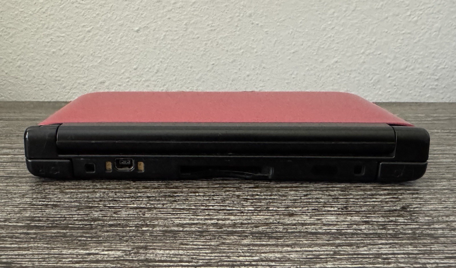 Nintendo 3DS XL Handheld System Red/Black SPR-001 w/ Charger & Stylus TESTED