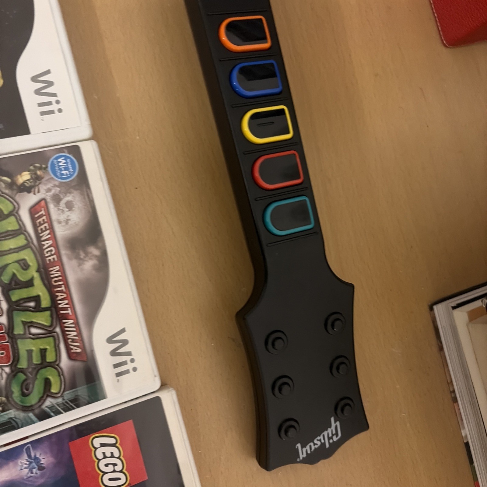 White Nintendo Wii – RVL-001(NTSC) Bundle Guiter Hero and Games