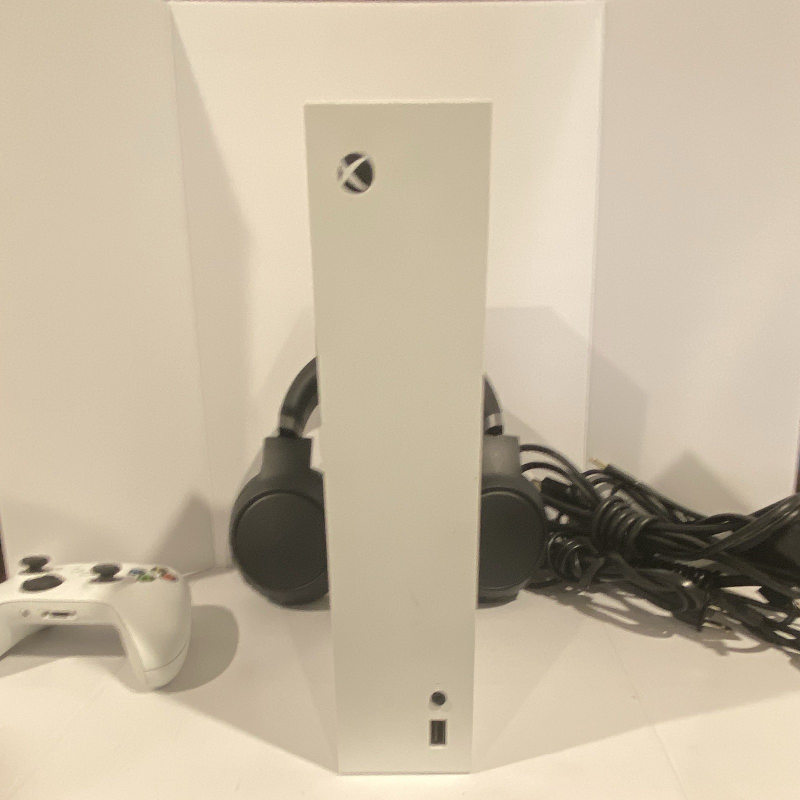 Microsoft Xbox Series S 512GB White Console Bundle Controller Headset 1440p