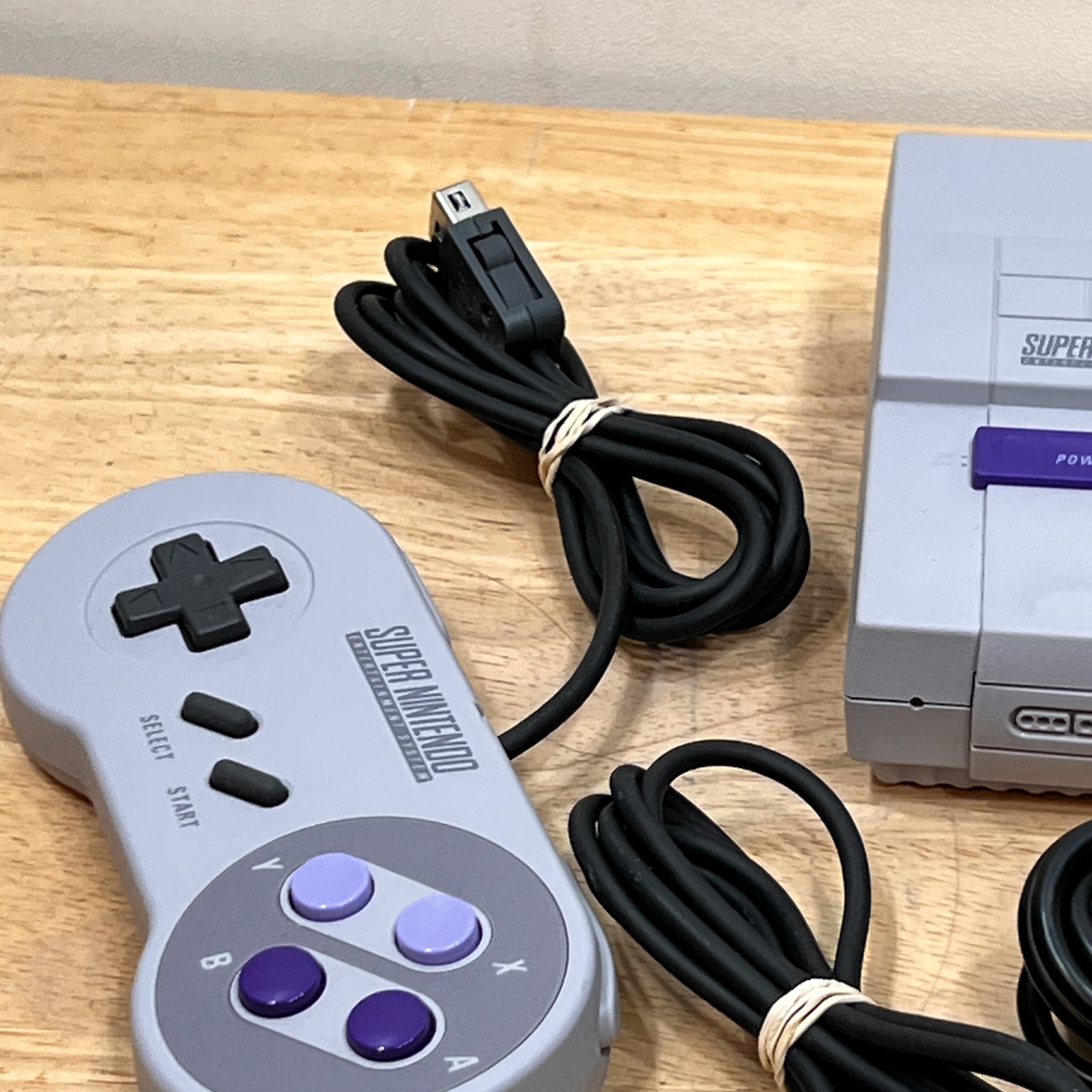Nintendo SNES Classic Edition Mini Console Bundle CLV-201 2 Controllers HDMI