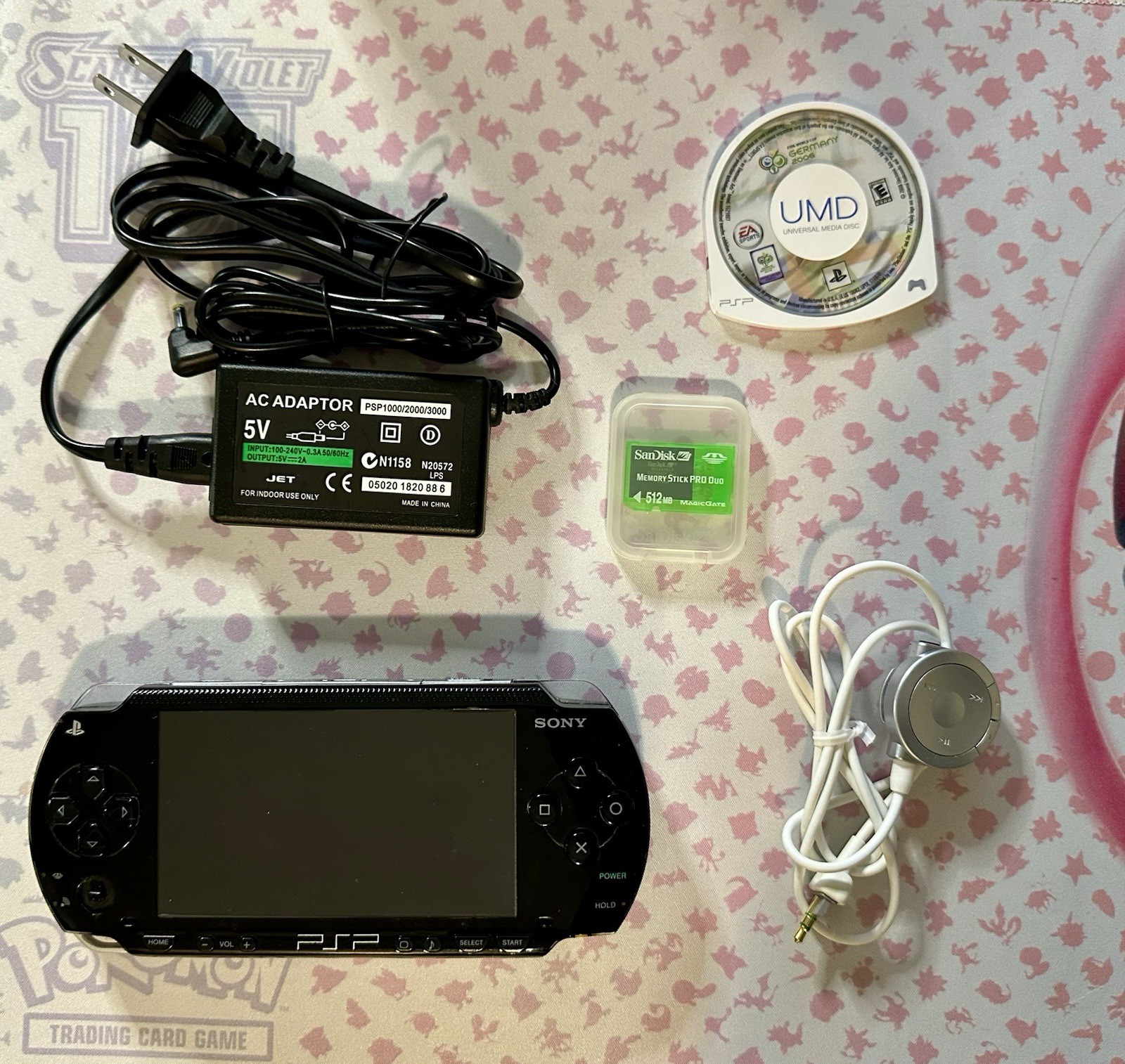 SONY PSP 1001 Console black w/ Charger Memory Card Broken Game Remote NO BATTERY
