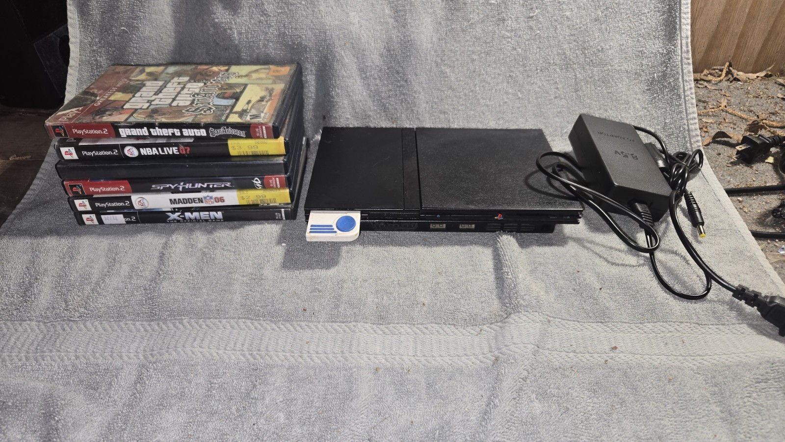 Sony PlayStation 2 Slim Black Console (SCPH-77001CB) + 6 Games