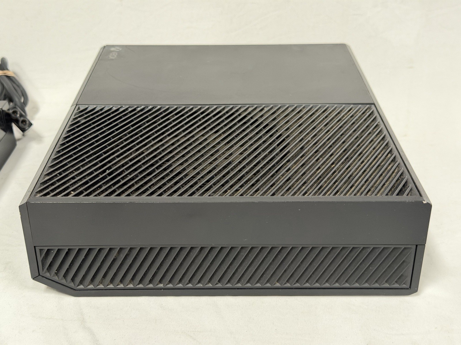 Microsoft Xbox One w/ Controller 1TB Black Console (Model 1540) Tested