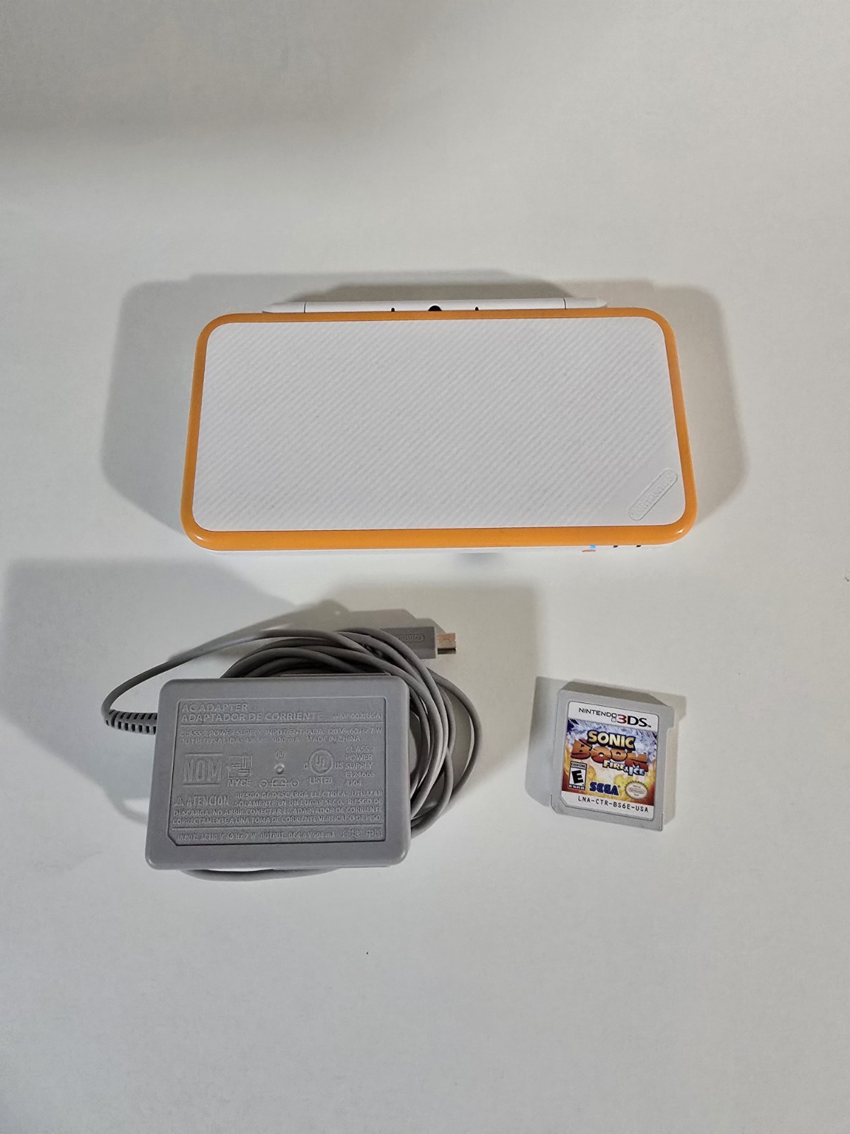 Nintendo 2DS XL Console – White/Orange + Game Cartridge