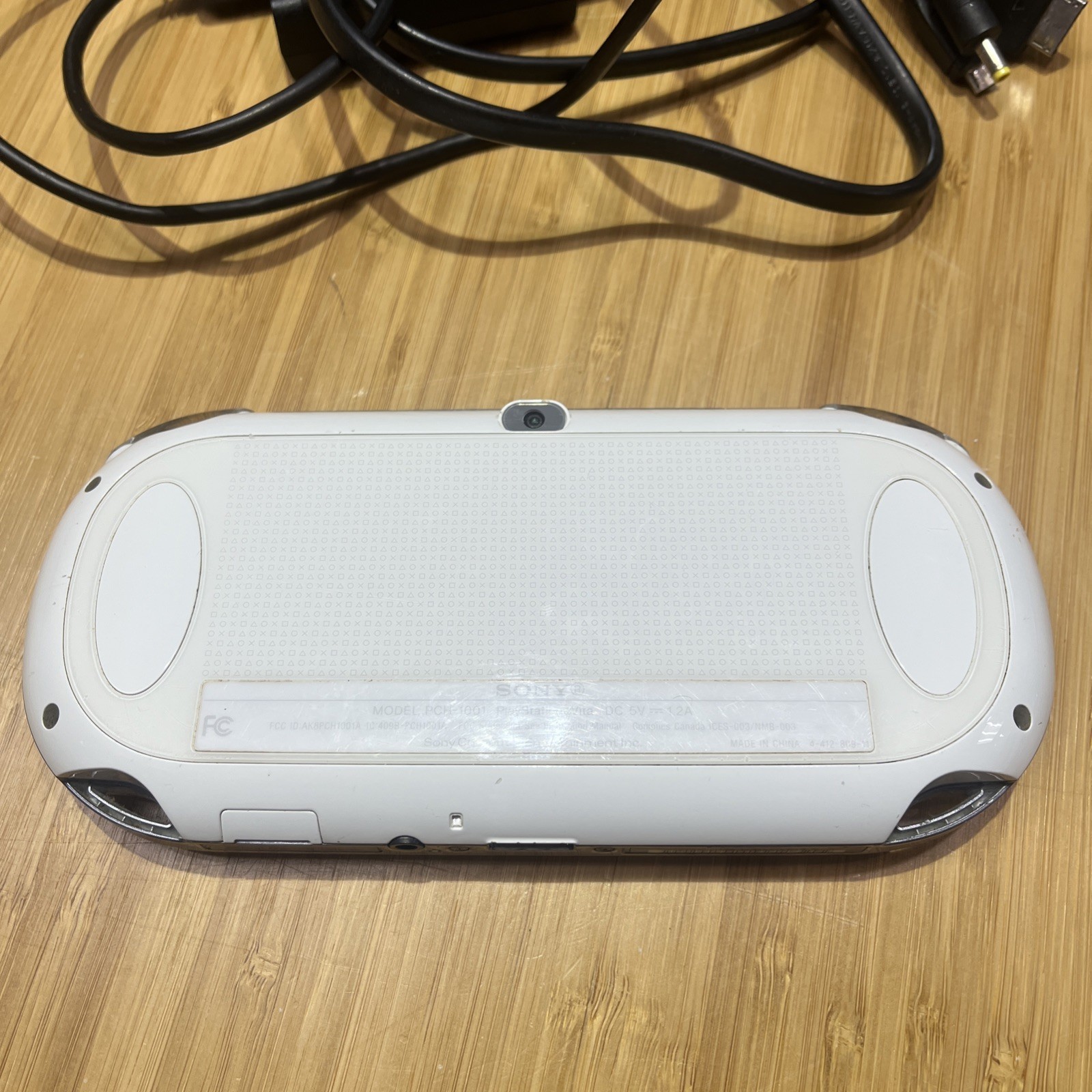 Sony PS Vita Pch 1001 White No Memory Card Working