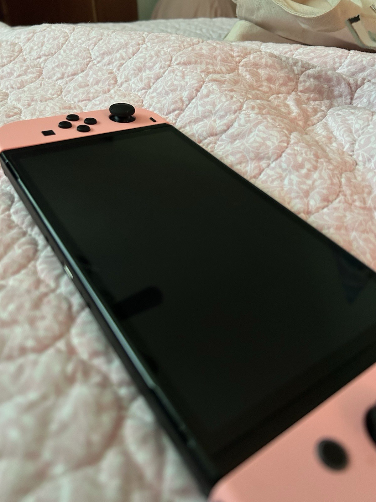 Nintendo Switch OLED Console Pink/Black Joy-Con Touchscreen Headphone Jack