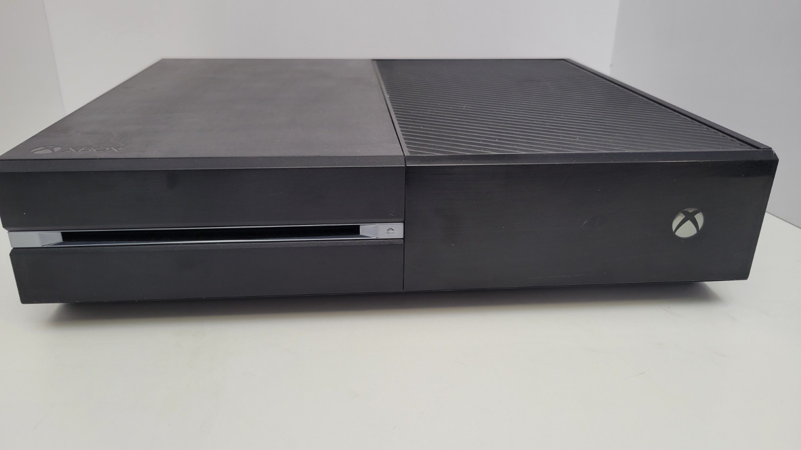 Xbox One Bundle + 2 Games + Controller – 500GB console TESTED