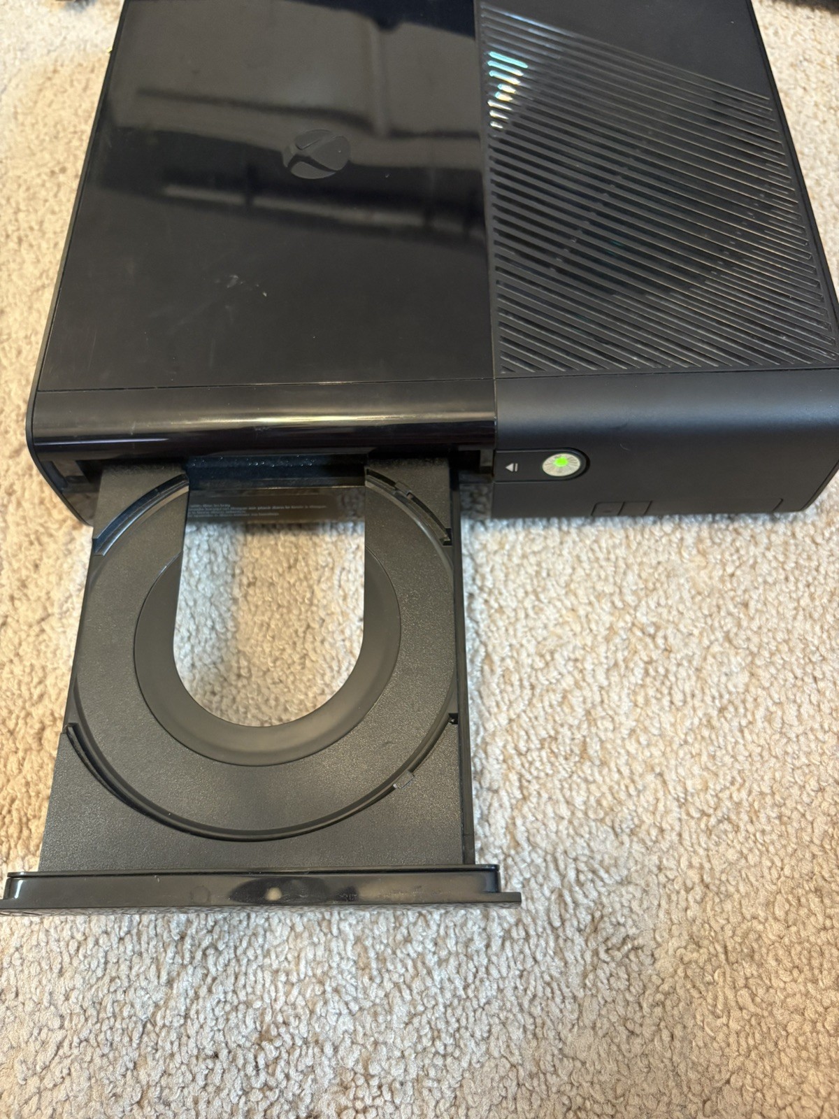 Xbox 360 Slim 250GB Console With power and Kinect Video + HDMI cord + 6 games