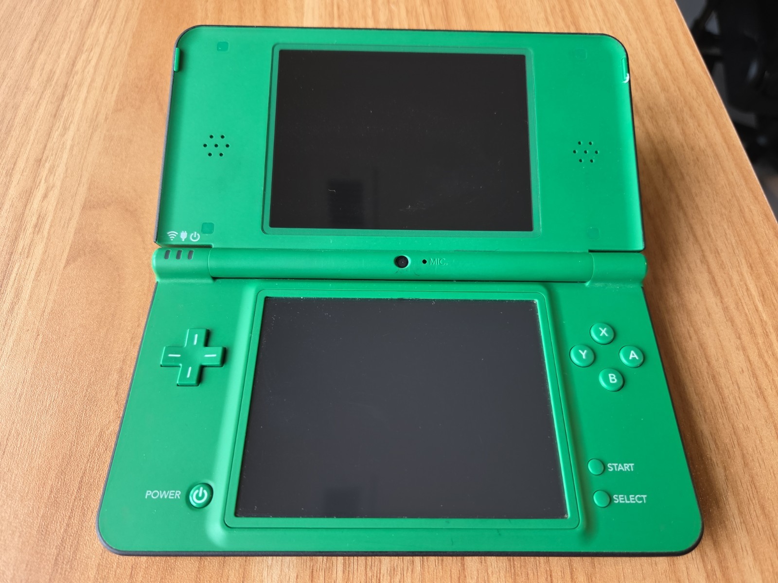 Nintendo DSi LL XL DS Green Console Handheld System Good Condition
