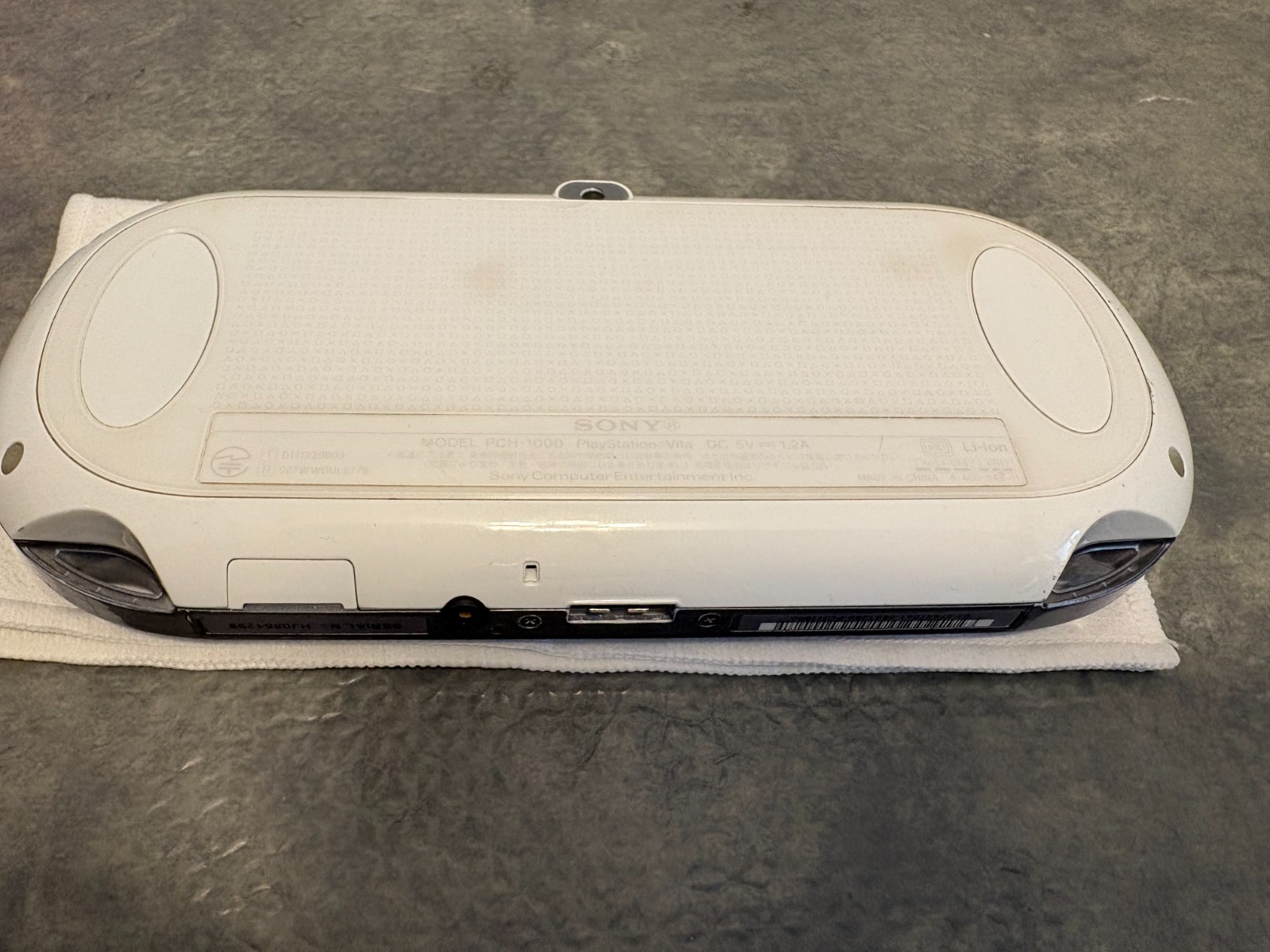 Used SONY PlayStation PS Vita PCH-1000 ZA02 Crystal White Good