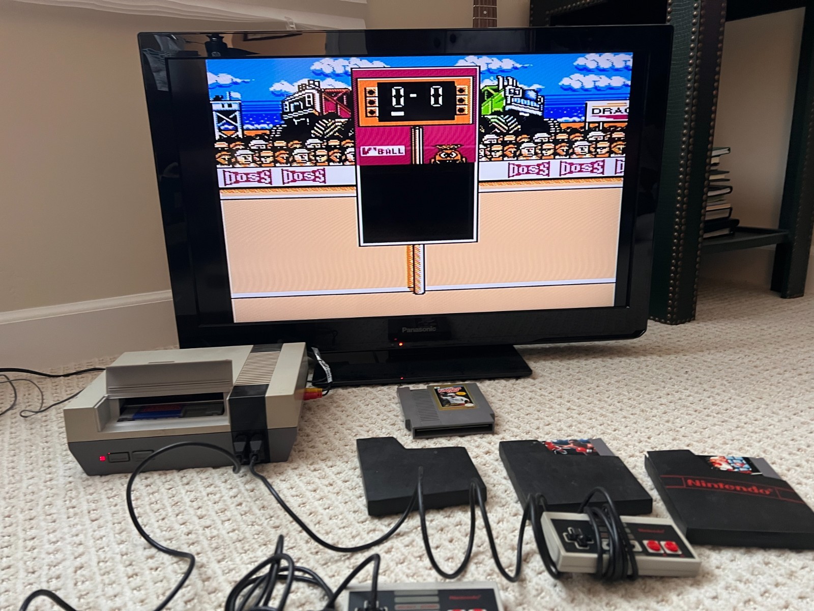 Original Nintendo NES Action Set Home Console plus 5 games – Works great!