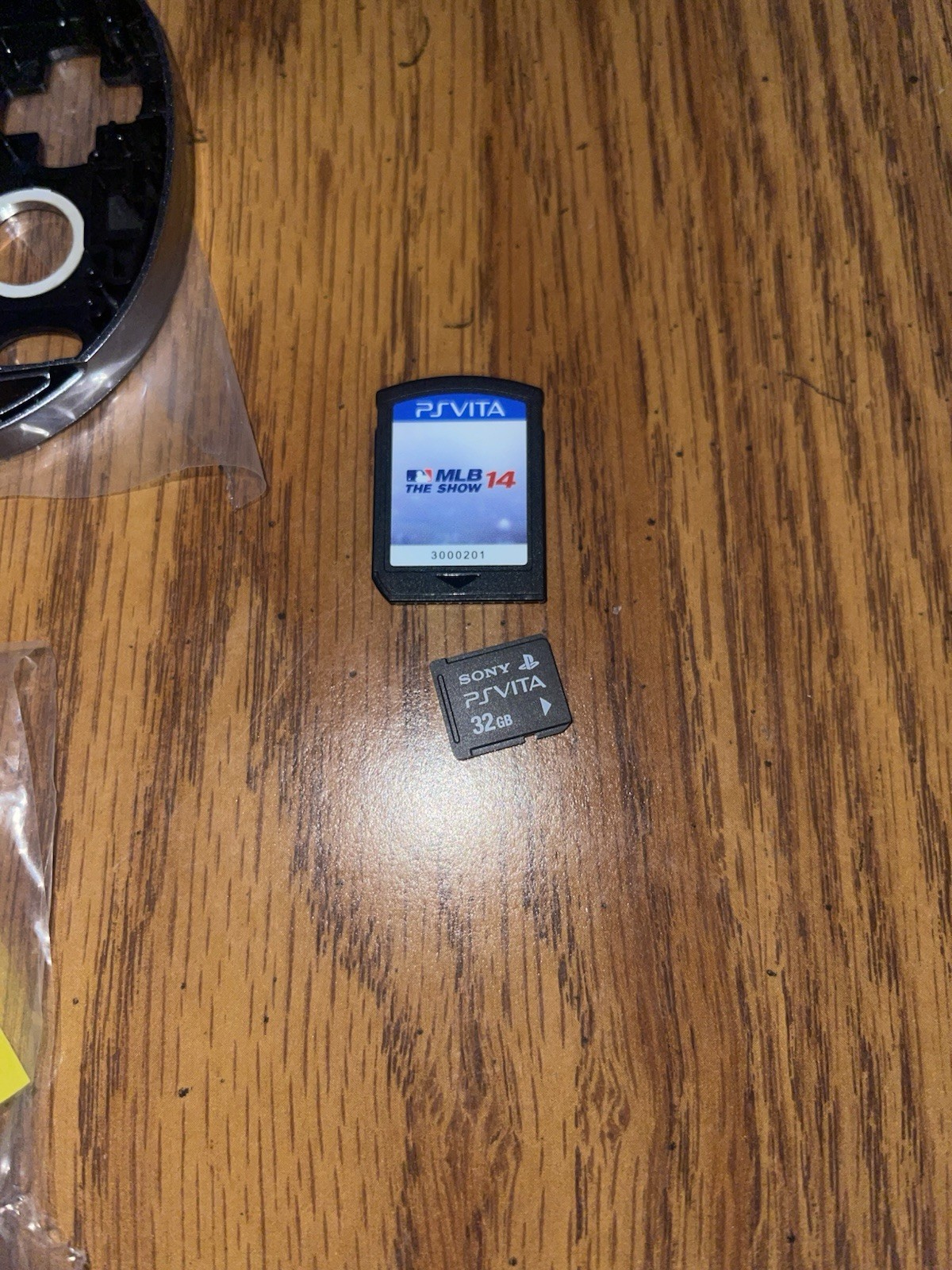 PS Vita PCH-1001 Bundle Console – Charger, RARE Vault Case & 32 Gig Card, 1 Game