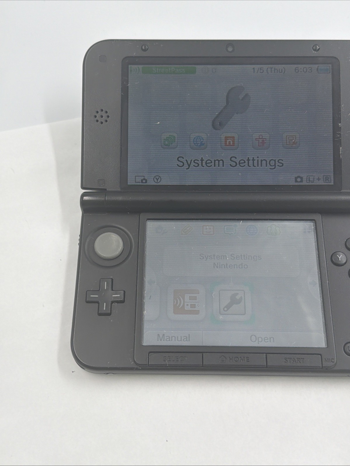 *USED* Nintendo 3DS XL Handheld System – Black (spr-001) tiny spot on screen
