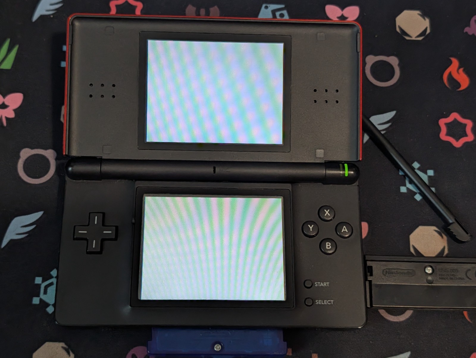 Nintendo DS Lite Crimson Red/Black w/Charger – Tested & Working – A065