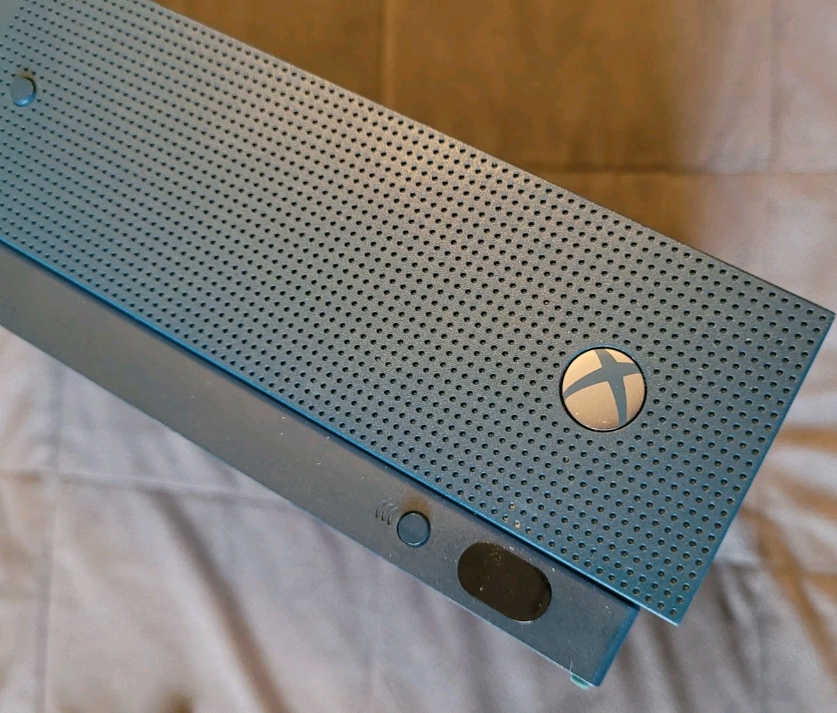Microsoft Xbox One S 1681 Gears Special Edition 500GB Deep Blue Console Bundle