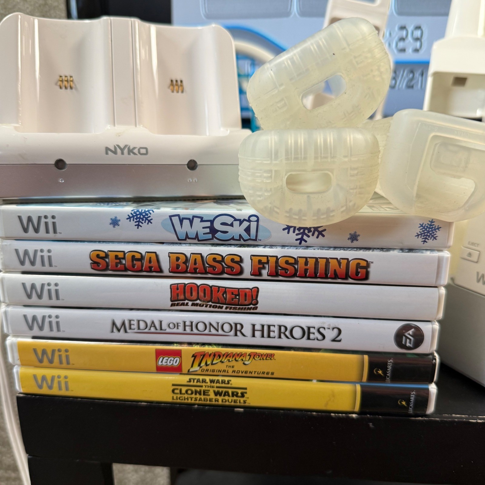 Nintendo Wii RVL-001 Console Bundle White Sports Accessories 7 Games Wii Wheel