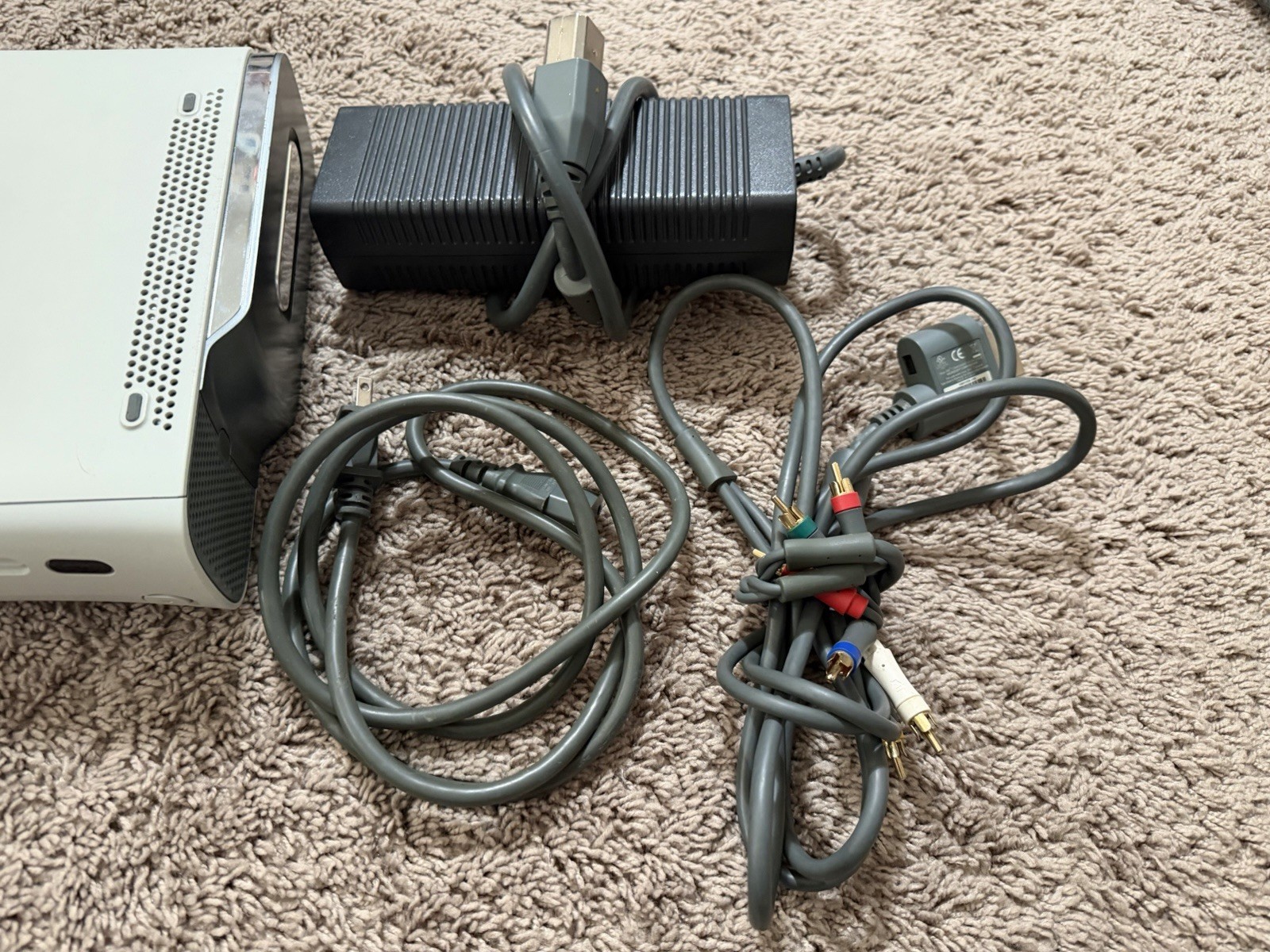 Xbox 360 White 20GB HDD Fat Console With Cables