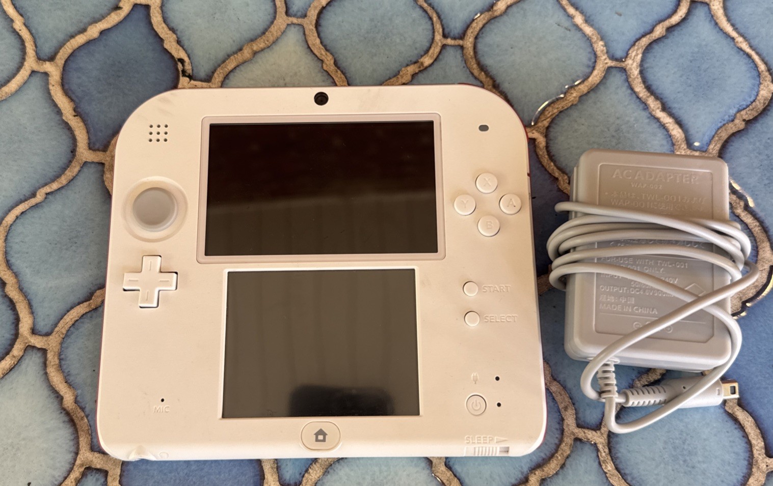 Nintendo 2DS Red And White And Charger