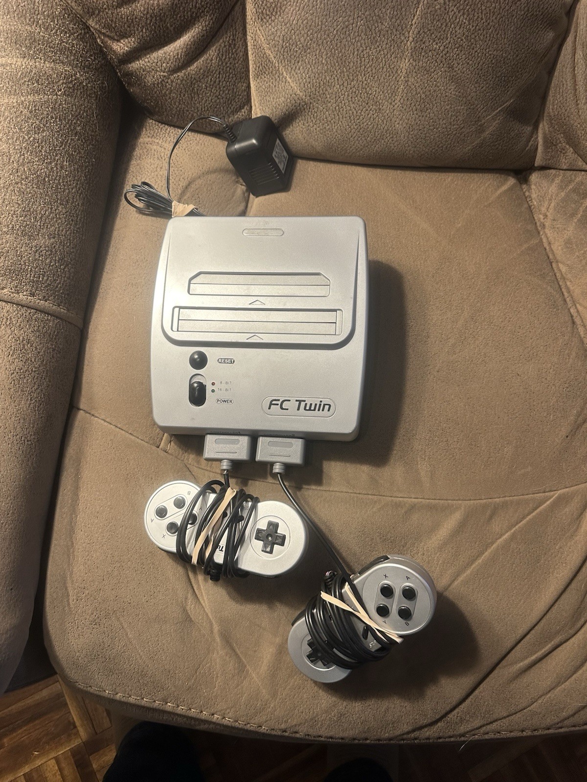 Yobo FC Twin Console SNES NES Clone System. AC Plug And 2 Controllers. WORKS!