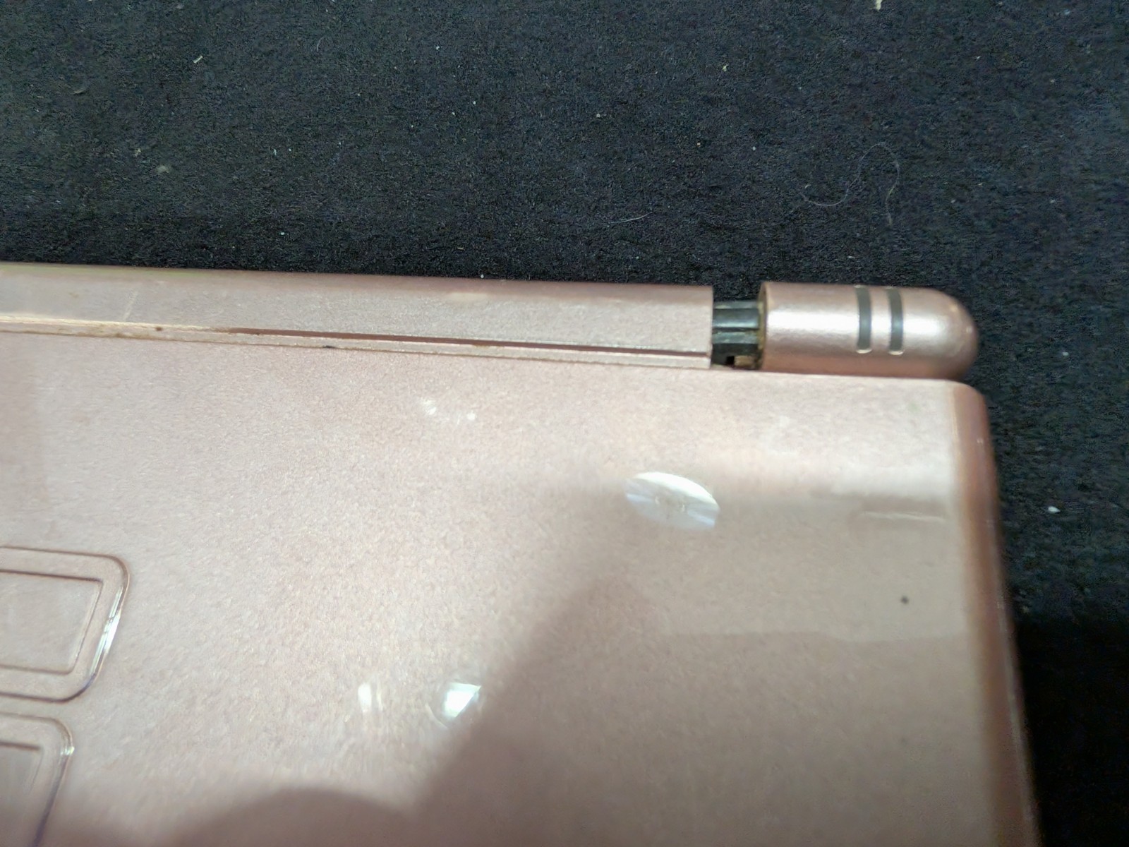 Nintendo DS Lite Video Game Console – Metallic Rose *BROKEN/PARTS ONLY*