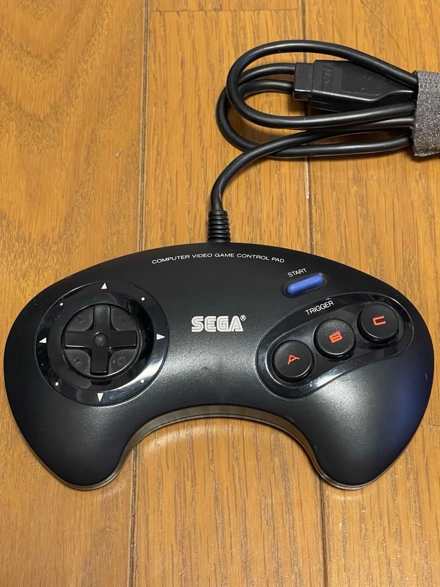Mega Drive console HAA-2510, working condition, serial number matching.