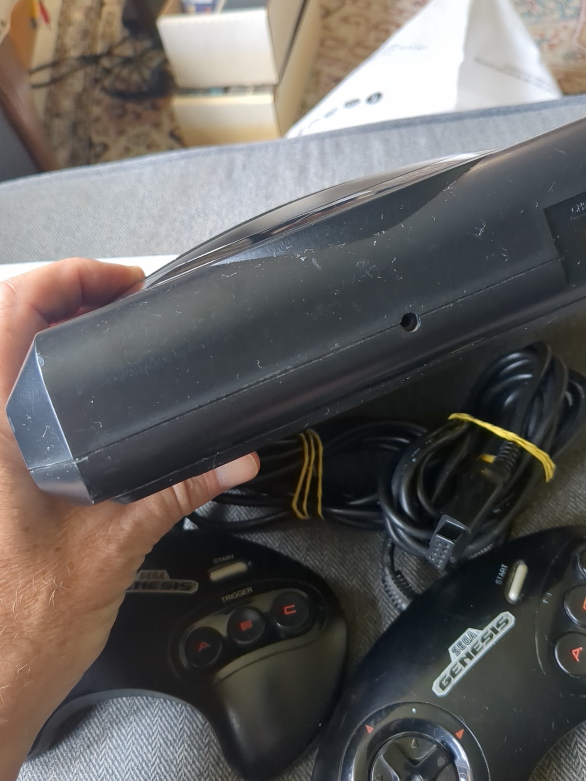 SEGA GENESIS Console MK-1601 AUTHENTIC Video Game System 1st Model 2 Controller