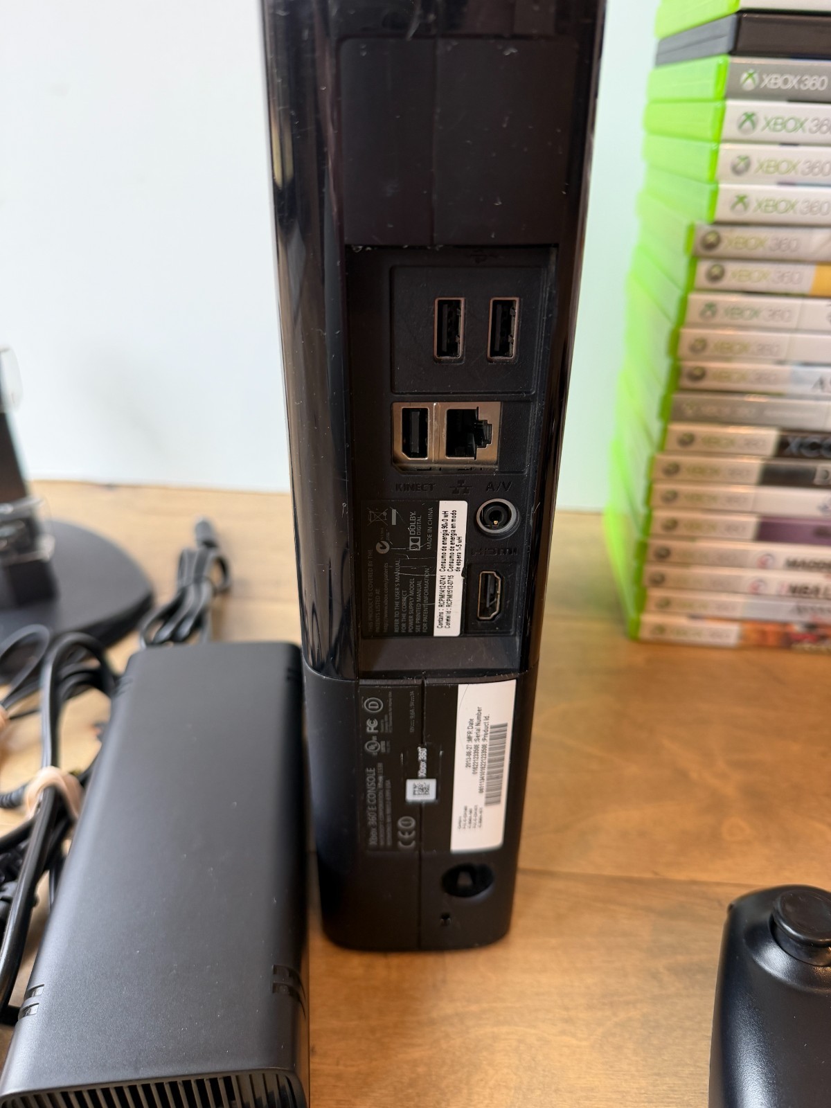 Xbox 360 E Console 250GB Bundle, Kinect, 5 Controllers, Power, 37 Games TESTED