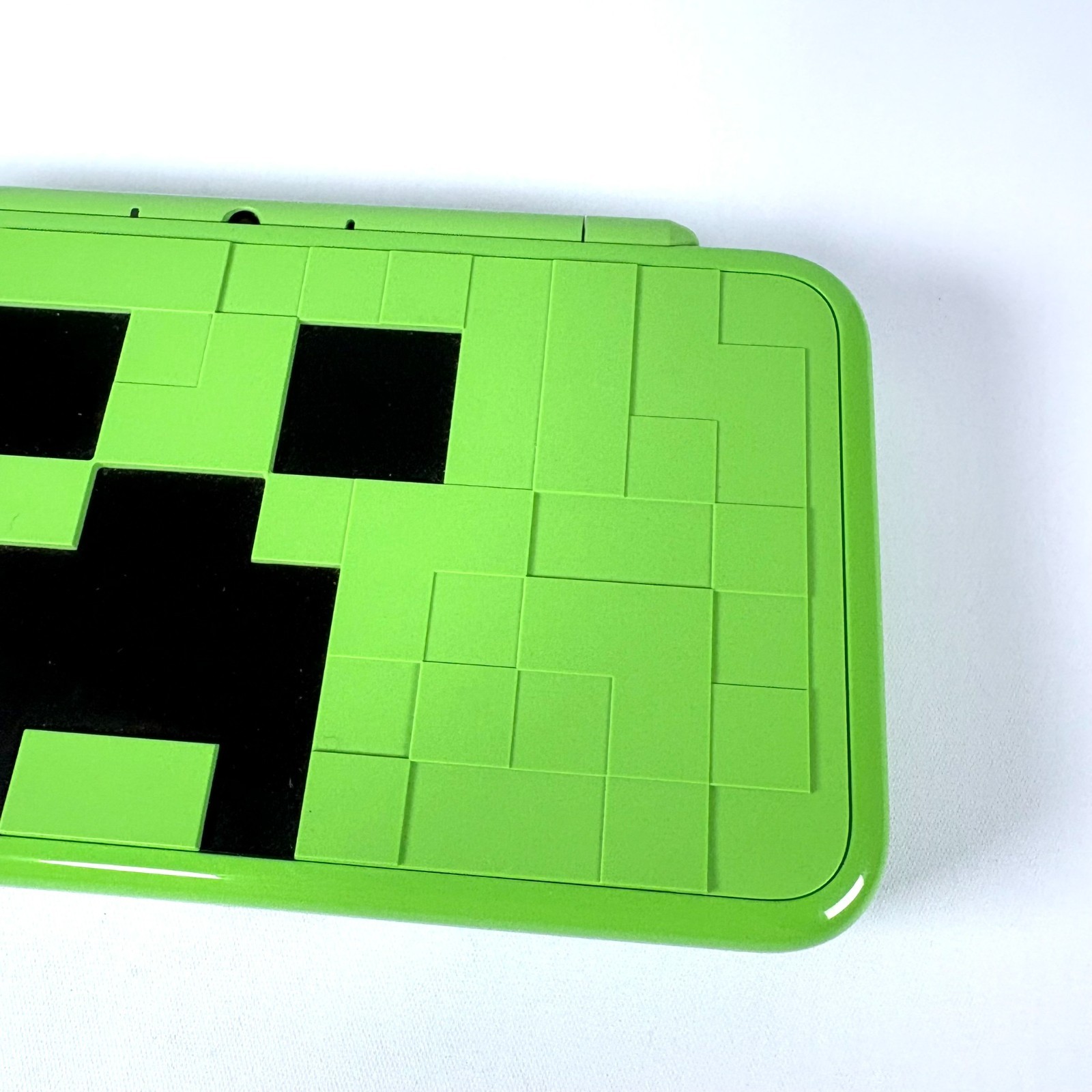 new Nintendo 2DS LL Minecraft Creeper Edition Video Game Console NTSC-J Japan